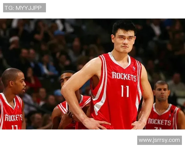 姚明的传奇人生与篮球成就全景回顾 姚明的传奇人生与篮球成就全景回顾