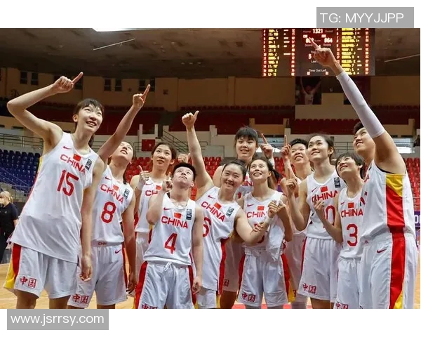 姚明在告别赛中用心翻译感人致辞，回顾篮球生涯与未来展望