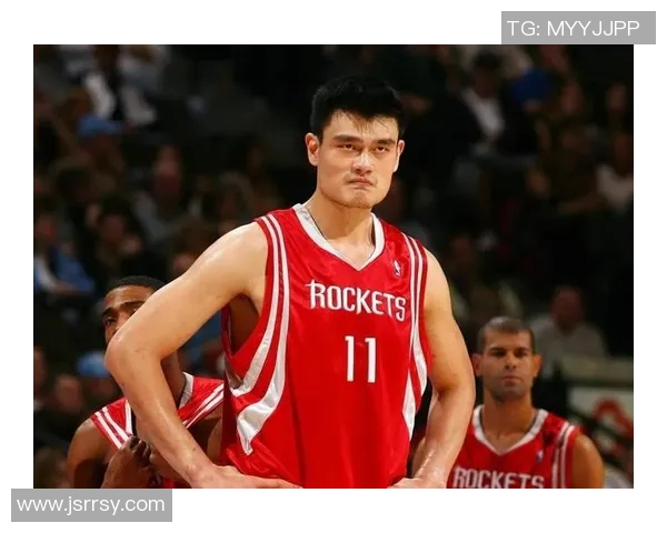 姚明生涯最强时刻回顾与成就分析，篮球巨星的传奇之路