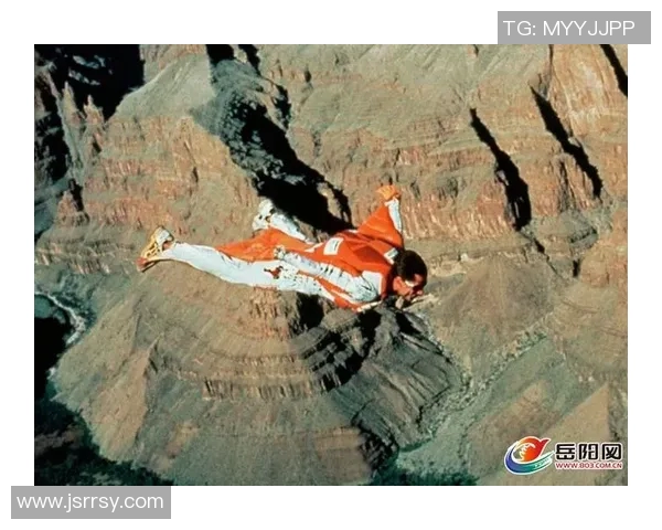 姚明高空飞跃瞬间展现力量与优雅的完美结合