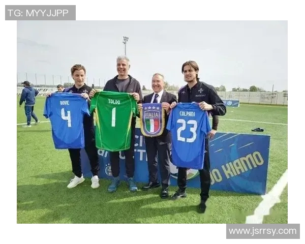 外国足球明星同框合影展现友谊与竞技精神的精彩瞬间