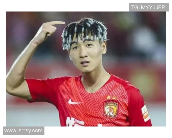 脏辫足球明星的传奇之路与场外生活的多彩篇章