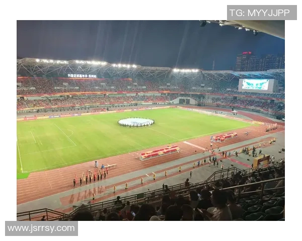 抖音足球明星主题盛宴揭秘球场背后的故事与精彩瞬间