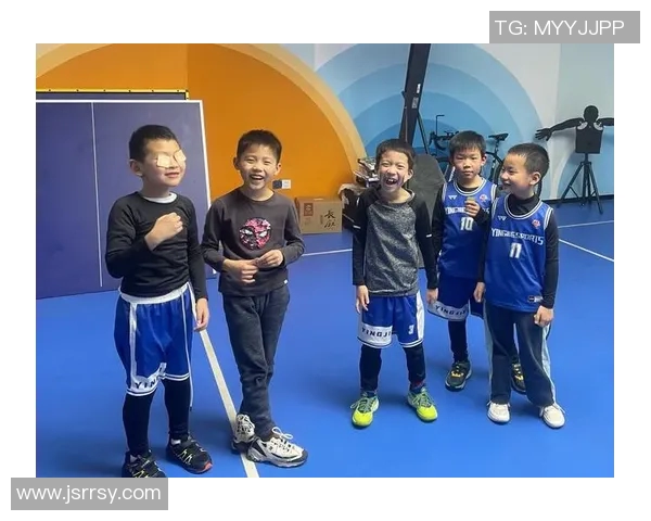 小小篮球明星的成长之路与梦想追逐的精彩故事